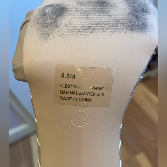 Fashion nova heeled sandals in nude - Picture 3 of 7